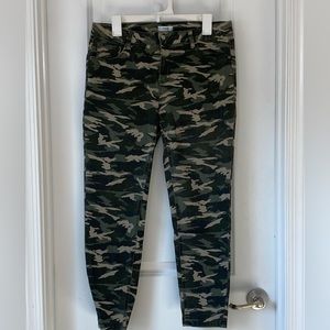 Kenzie Jens Camo pants